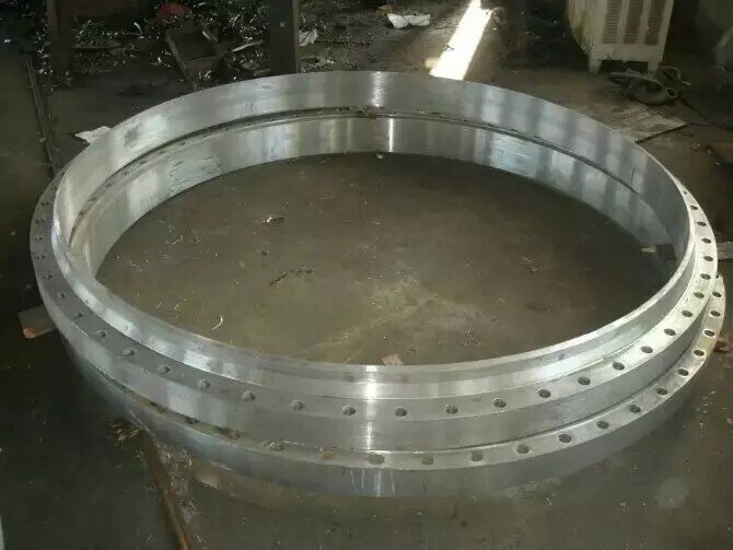 Manhole flange